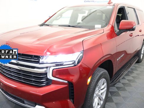 Certified 2023 Chevrolet Suburban LT w/ Luxury Package AWD/4WD image 12