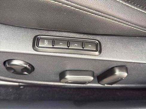 Used 2021 Volkswagen Jetta SEL Premium image 13