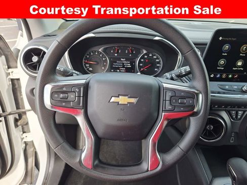 Used 2025 Chevrolet Blazer LT AWD/4WD image 17