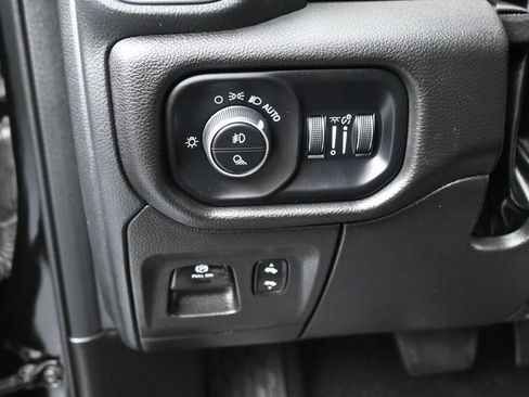 Used 2025 RAM 1500 Big Horn AWD/4WD image 16