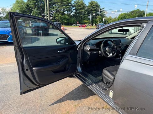 Used 2020 Nissan Altima 2.5 SR FWD image 9