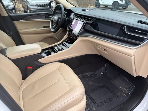 Certified 2022 Jeep Grand Cherokee Limited image 23