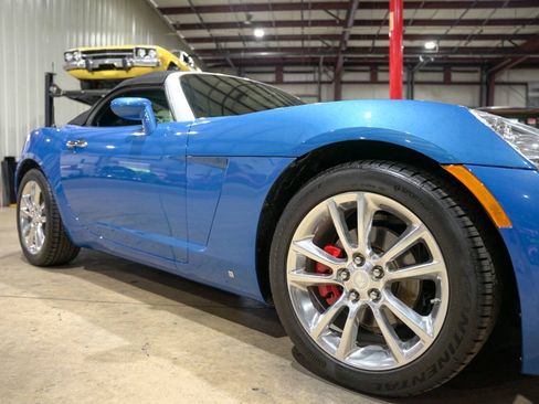 Used 2009 Saturn Sky Hydro Blue RWD image 39
