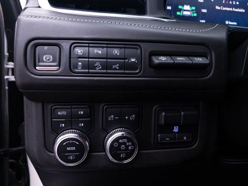 Used 2023 GMC Yukon XL Denali Ultimate AWD/4WD image 8