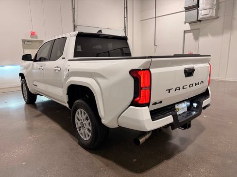 Used 2026 Toyota Tacoma SR5 AWD/4WD image 7