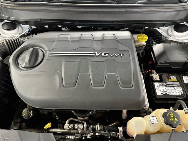 Used 2020 Jeep Cherokee Limited w/ Technology Group AWD/4WD image 29