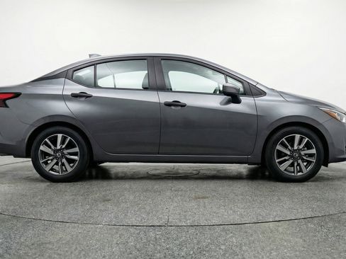 Used 2025 Nissan Versa SV image 11