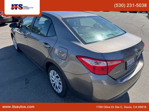 Used 2018 Toyota Corolla LE FWD image 3