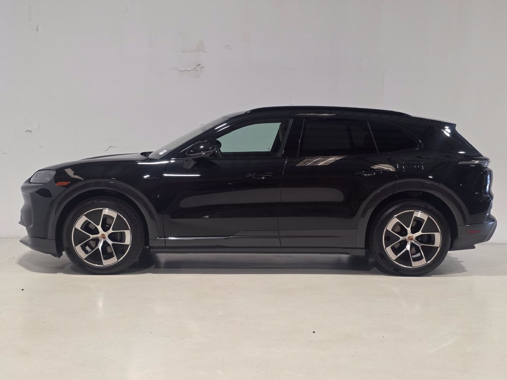 Certified 2026 Porsche Cayenne Electric AWD/4WD image 2