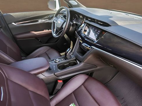 Certified 2024 Cadillac XT6 Premium Luxury w/ LPO, Floor Liner Package FWD image 33