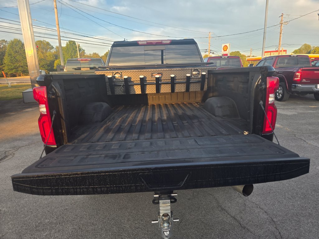 Used 2023 Chevrolet Silverado 2500 High Country w/ Z71 Off-Road Package AWD/4WD image 5