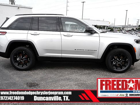 New 2026 Jeep Grand Cherokee Altitude RWD image 6