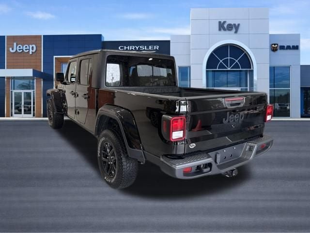 Used 2022 Jeep Gladiator Sport AWD/4WD image 3