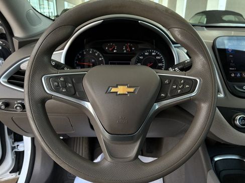 Used 2022 Chevrolet Malibu LT FWD image 14