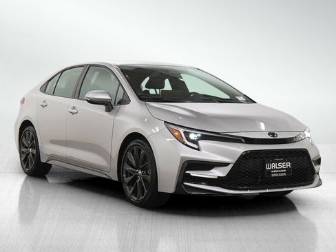 Used 2025 Toyota Corolla XSE image 7