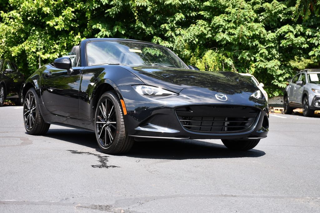 New 2026 MAZDA MX-5 Miata Grand Touring RWD image 1