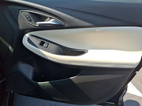 Used 2024 Buick Encore GX Sport Touring image 11