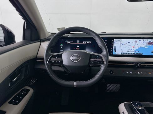 Used 2024 Nissan Ariya FWD image 17
