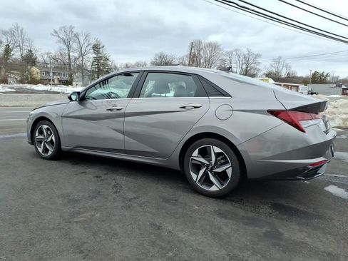 Used 2023 Hyundai Elantra Limited image 6