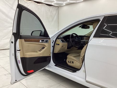 Used 2015 Hyundai Genesis 5.0 w/ Option Group 05 RWD image 16
