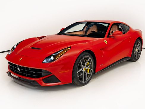 Certified 2015 Ferrari F12 Berlinetta RWD image 6