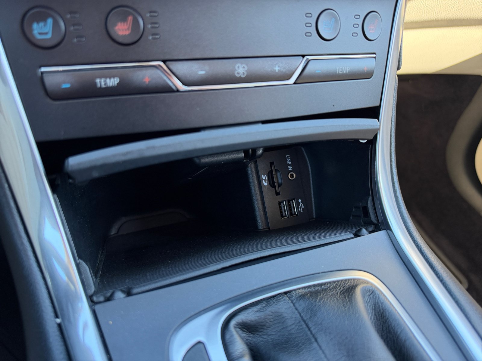 Used 2015 Ford Edge Titanium w/ Equipment Group 301A FWD image 22