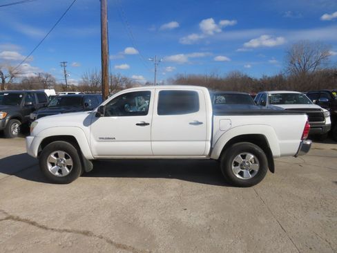 Used 2006 Toyota Tacoma PreRunner image 9