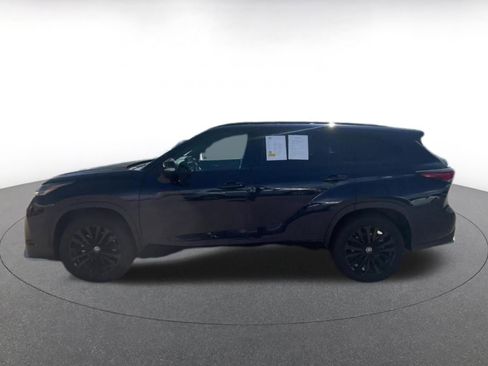 Used 2025 Toyota Highlander XSE AWD/4WD image 9