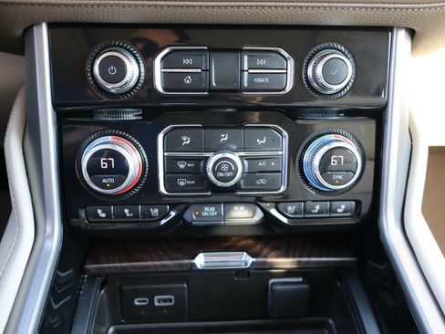 Used 2023 GMC Yukon Denali image 30