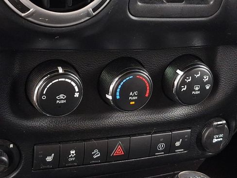 Used 2013 Jeep Wrangler Unlimited Sport AWD/4WD image 15