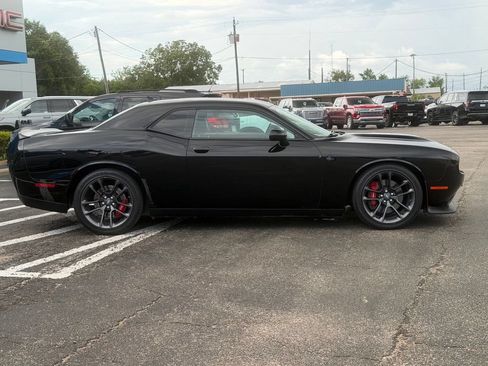 Used 2023 Dodge Challenger GT w/ Plus Package RWD image 4
