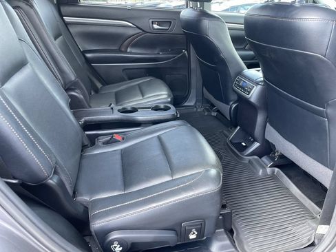 Used 2019 Toyota Highlander Limited Platinum AWD/4WD image 25