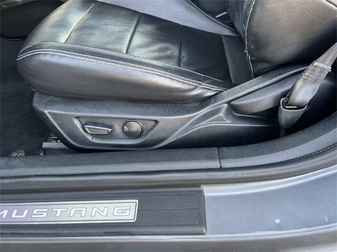 Certified 2022 Ford Mustang Premium image 18