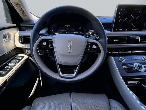 Used 2022 Lincoln Aviator Reserve w/ Equipment Group 201A image 11