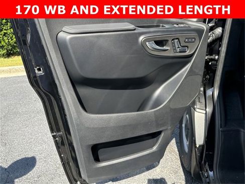 Used 2024 Mercedes-Benz Sprinter 2500 image 12