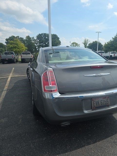 Used 2011 Chrysler 300 C RWD image 6