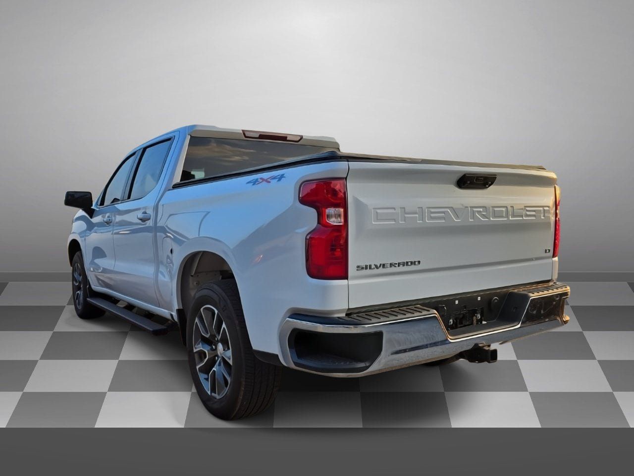 Certified 2024 Chevrolet Silverado 1500 LT AWD/4WD image 4