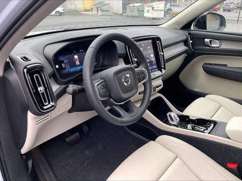 New 2026 Volvo XC40 B5 Plus w/ Protection Package Premier image 8