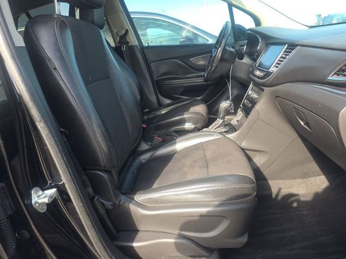 Used 2019 Buick Encore Preferred image 5