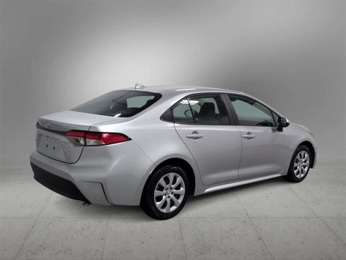 Used 2024 Toyota Corolla LE image 7