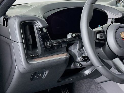 New 2026 Porsche Cayenne S image 11