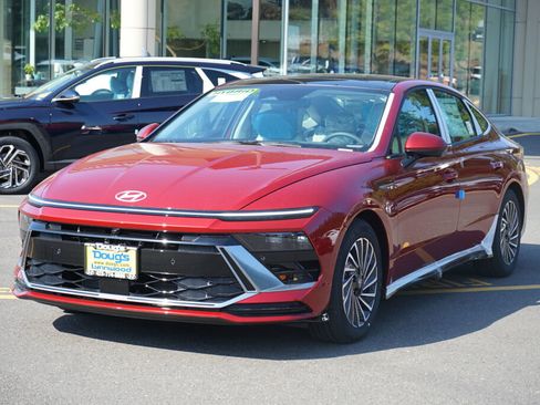 New 2025 Hyundai Sonata Limited image 1