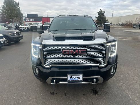Used 2022 GMC Sierra 2500 Denali w/ Denali Black Diamond Edition image 9
