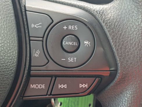 Used 2022 Toyota Corolla LE FWD image 30
