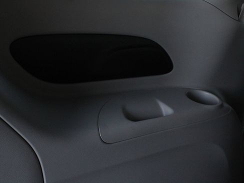 Used 2018 Chrysler Pacifica Touring-L image 33