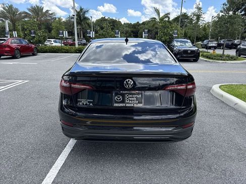 Used 2022 Volkswagen Jetta S FWD image 2