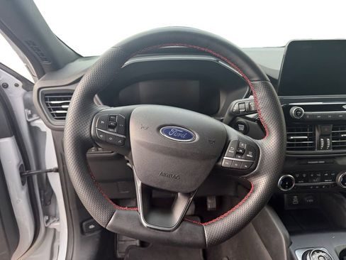 Used 2025 Ford Escape ST-Line Select AWD/4WD image 12