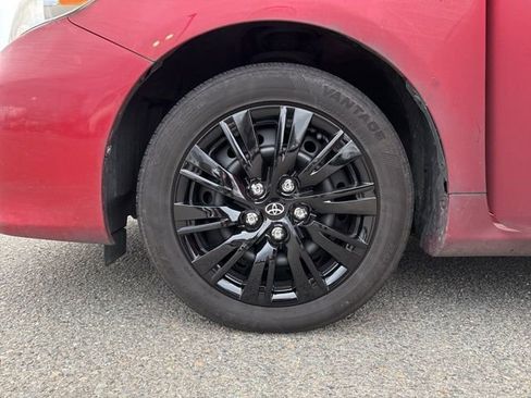 Used 2013 Toyota Corolla LE image 20