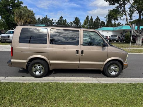 Used 2002 Chevrolet Astro image 5
