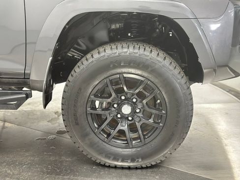 Used 2019 Toyota 4Runner SR5 AWD/4WD image 27